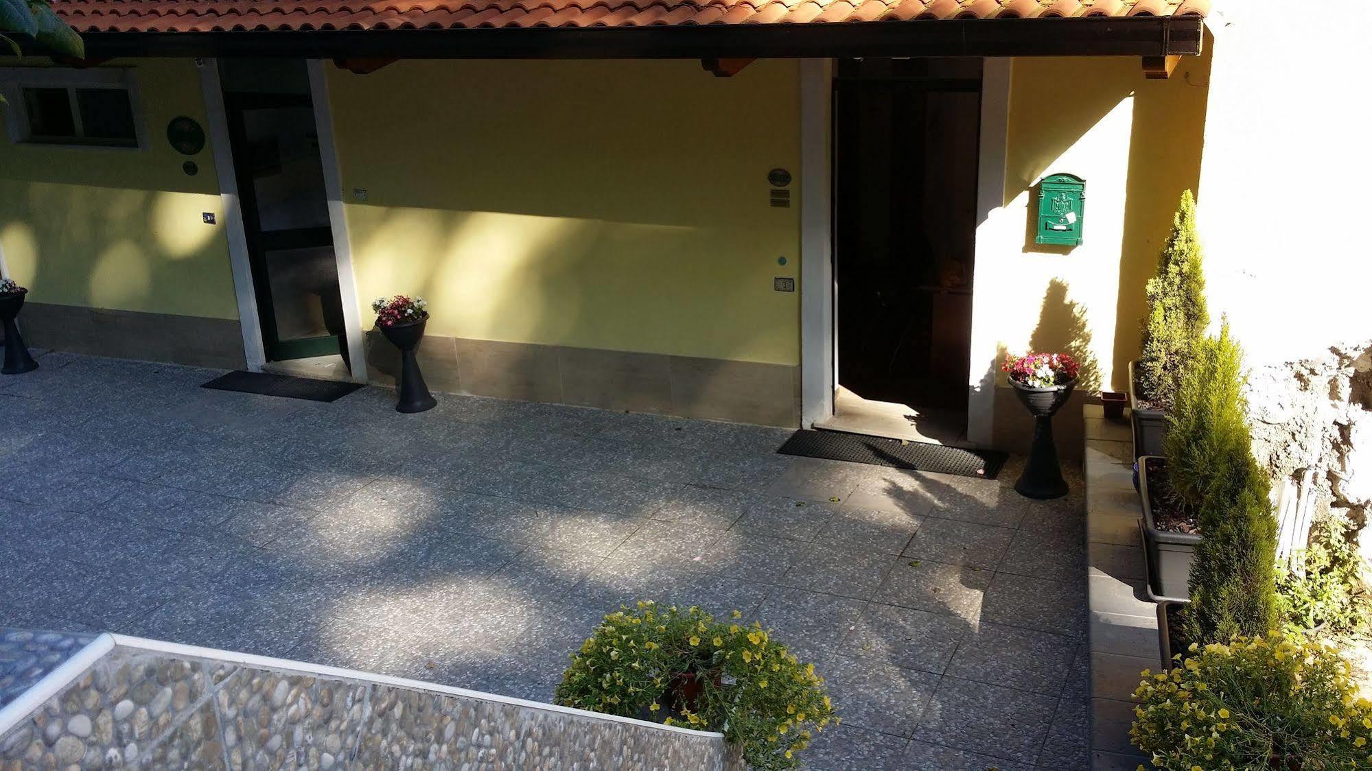 Il Roseto Bed & Breakfast Frosinone Exterior photo